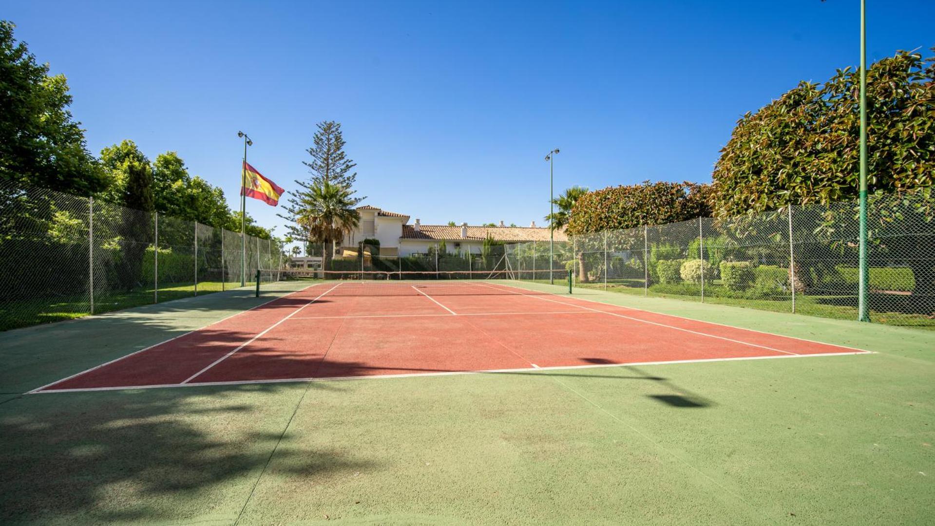 Newly Renovated In Golden Mile W/ Pool Marbella
