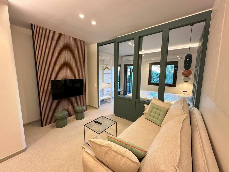 Newly Renovated In Golden Mile W/ Pool *