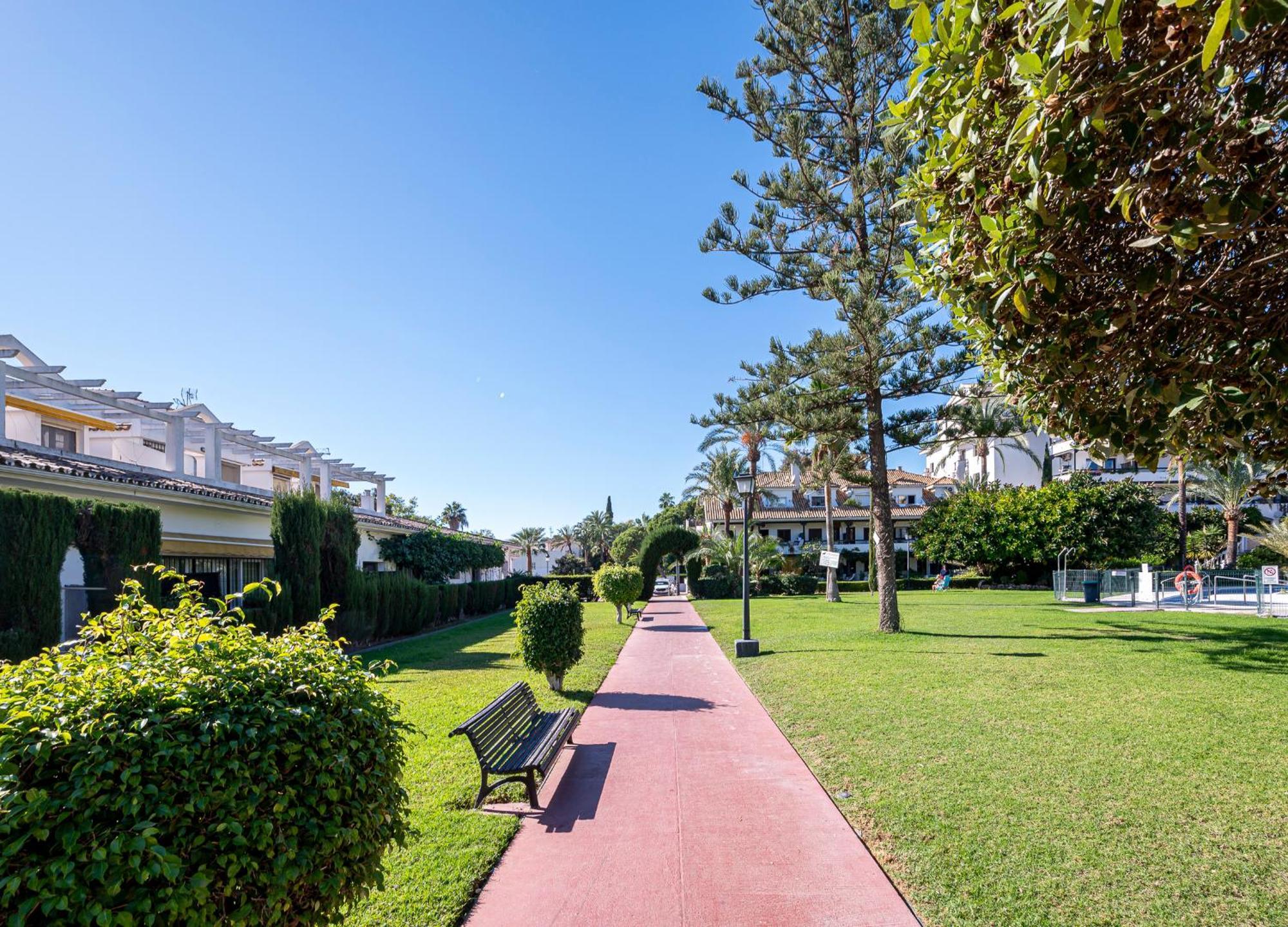 Appartamento Newly Renovated In Golden Mile W/ Pool